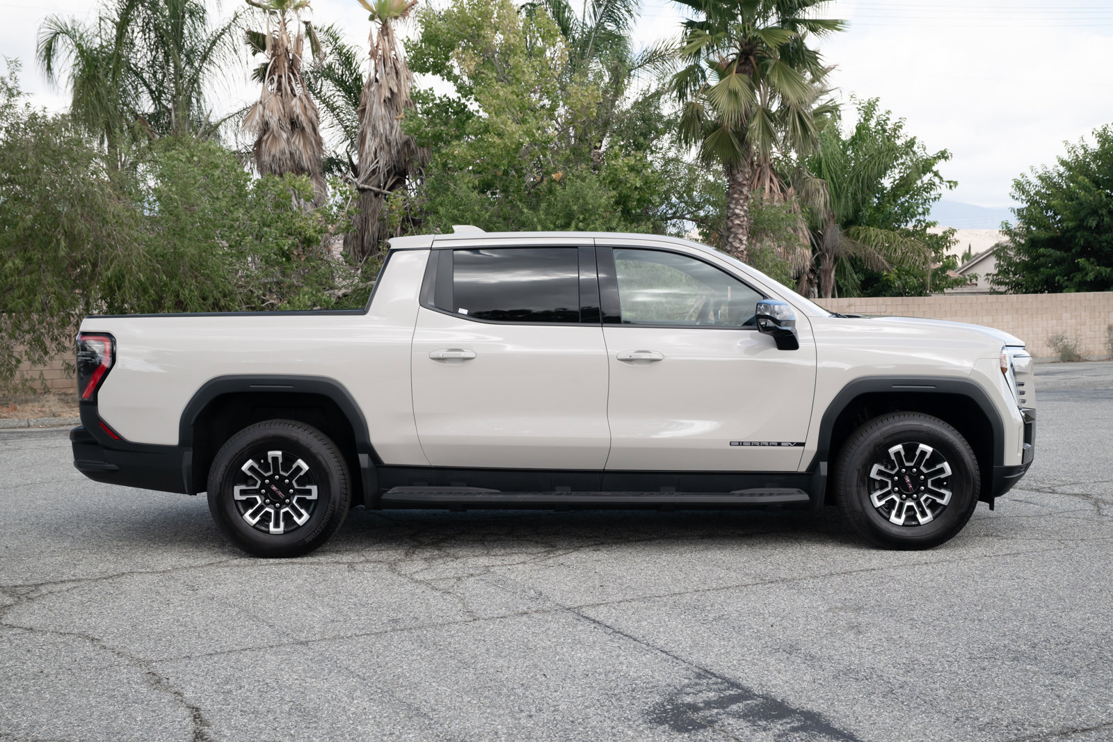 New 2026 GMC Sierra EV Elevation image 3