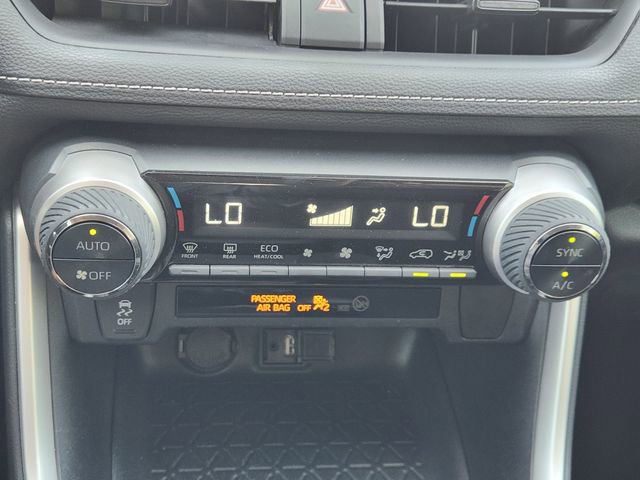 Used 2019 Toyota RAV4 XLE w/ Carpet Mat Package image 15