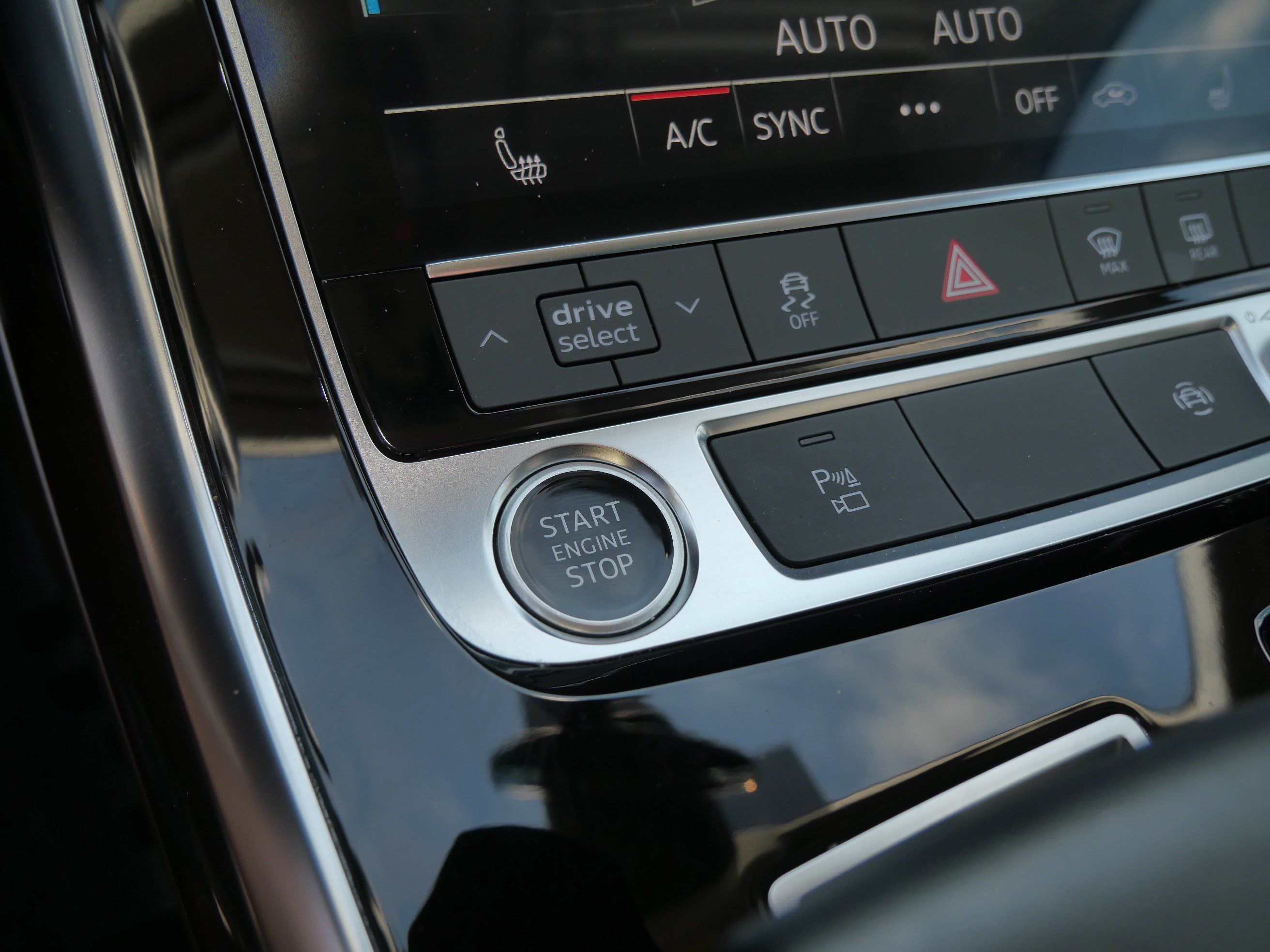Used 2022 Audi Q7 3.0T Premium AWD/4WD image 30