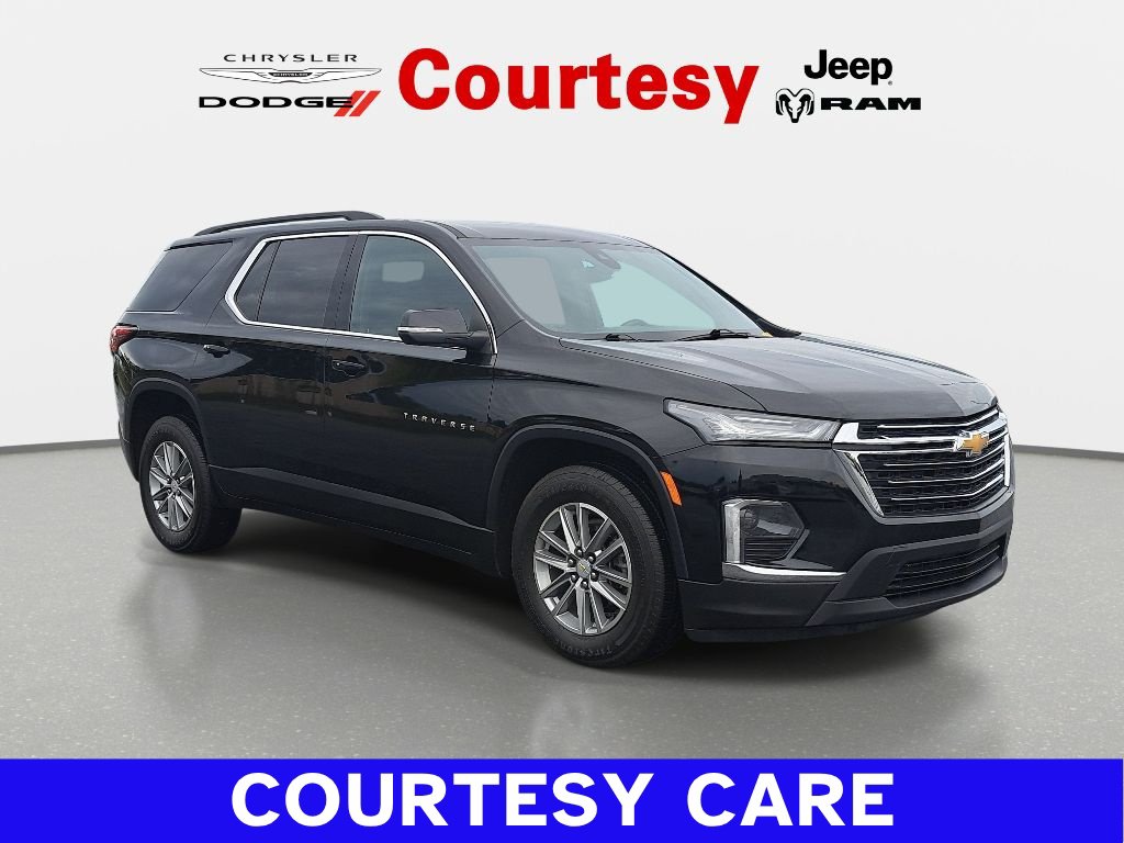 Used 2023 Chevrolet Traverse LT
