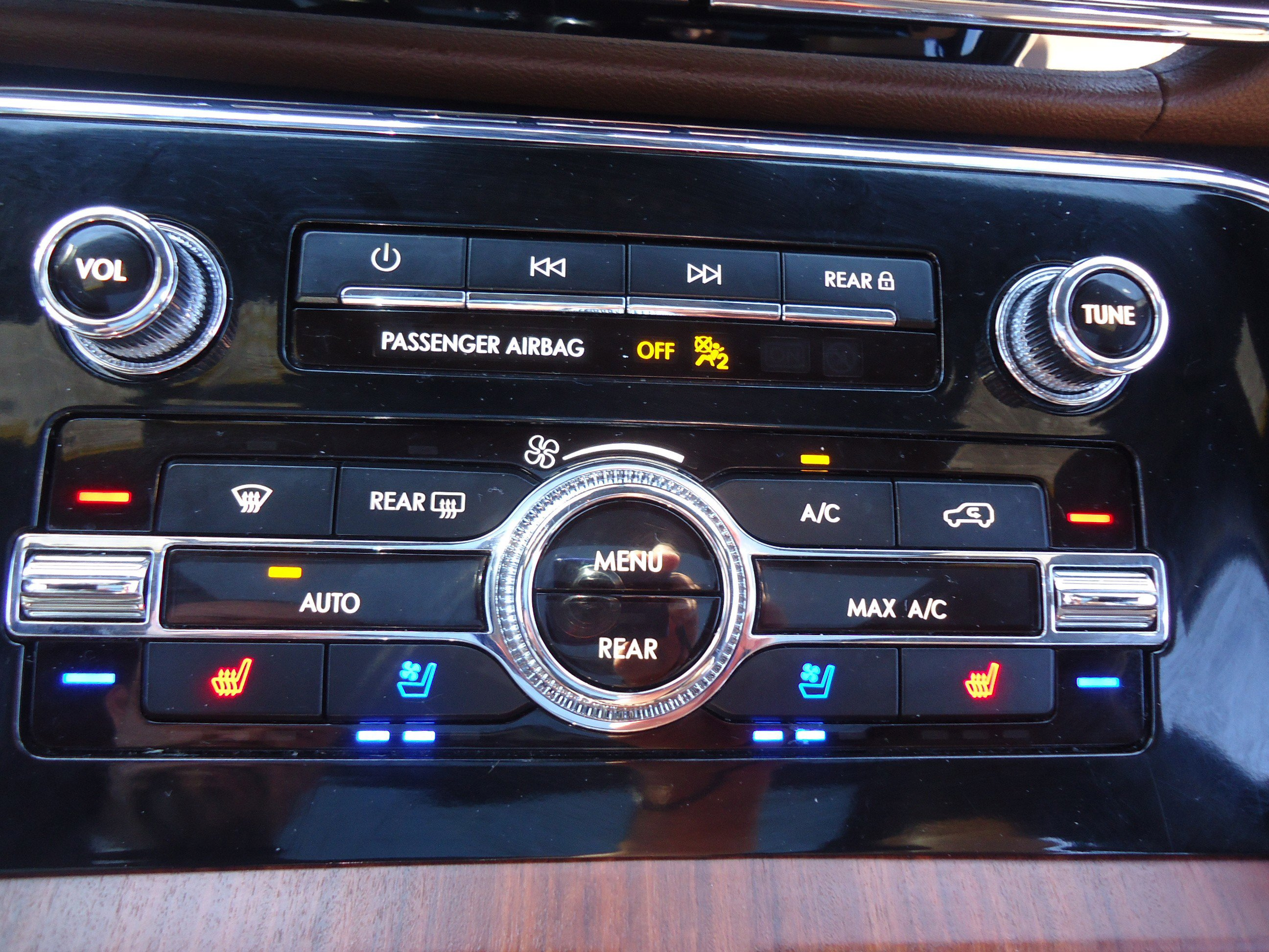 Certified 2024 Lincoln Navigator L Reserve AWD/4WD image 20