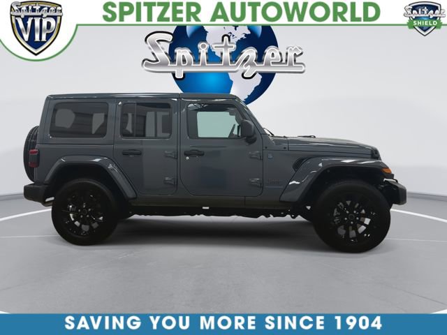 Used 2025 Jeep Wrangler Unlimited Sahara w/ Safety Group image 9