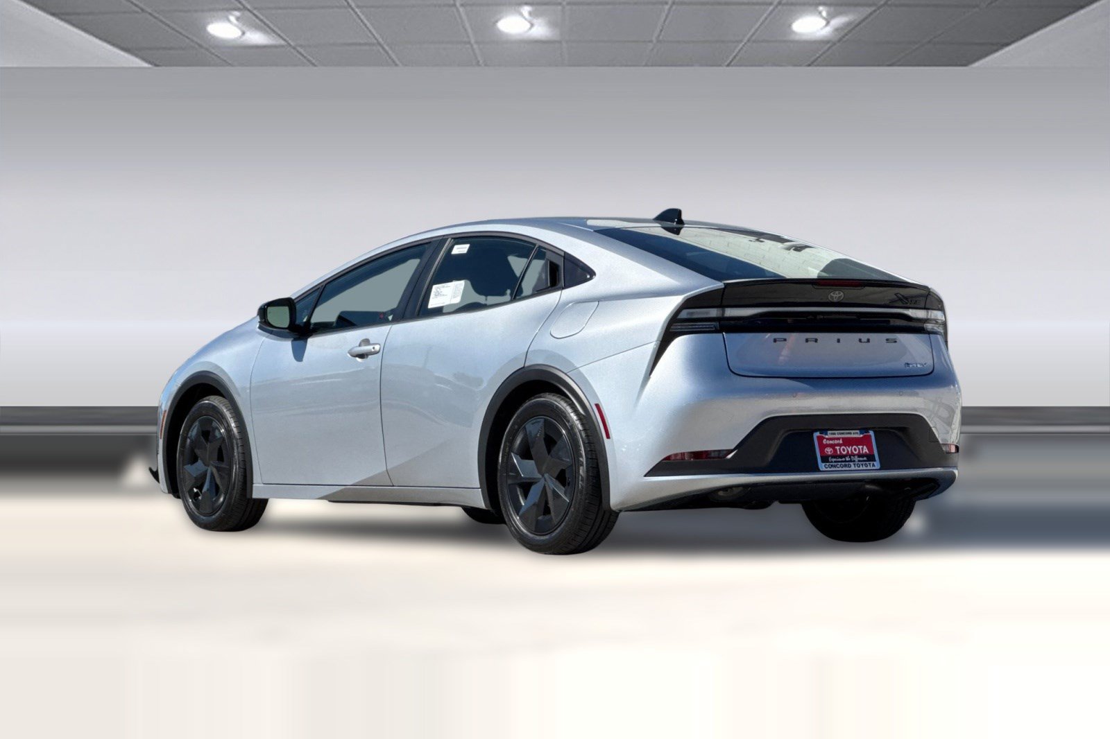 New 2027 Toyota Prius Plug-In Hybrid FWD image 3