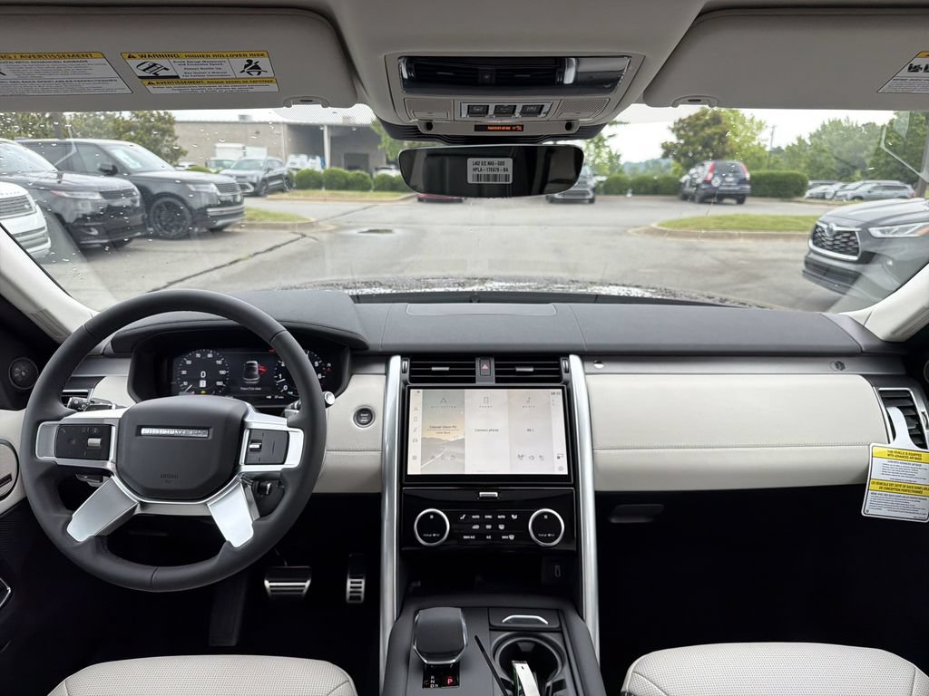 New 2026 Land Rover Discovery Limited Edition AWD/4WD image 18