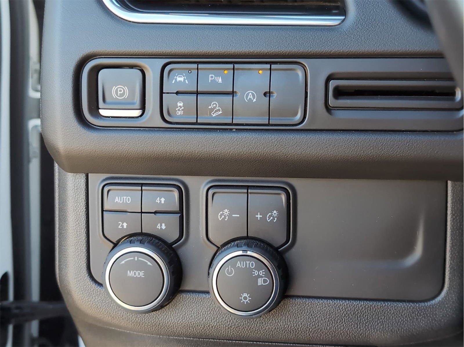 Used 2023 Chevrolet Tahoe Z71 image 24