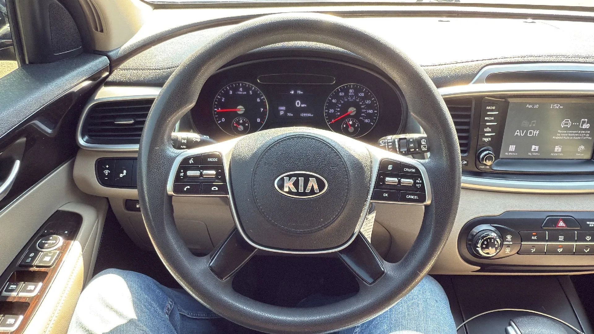 Used 2019 Kia Sorento LX image 10