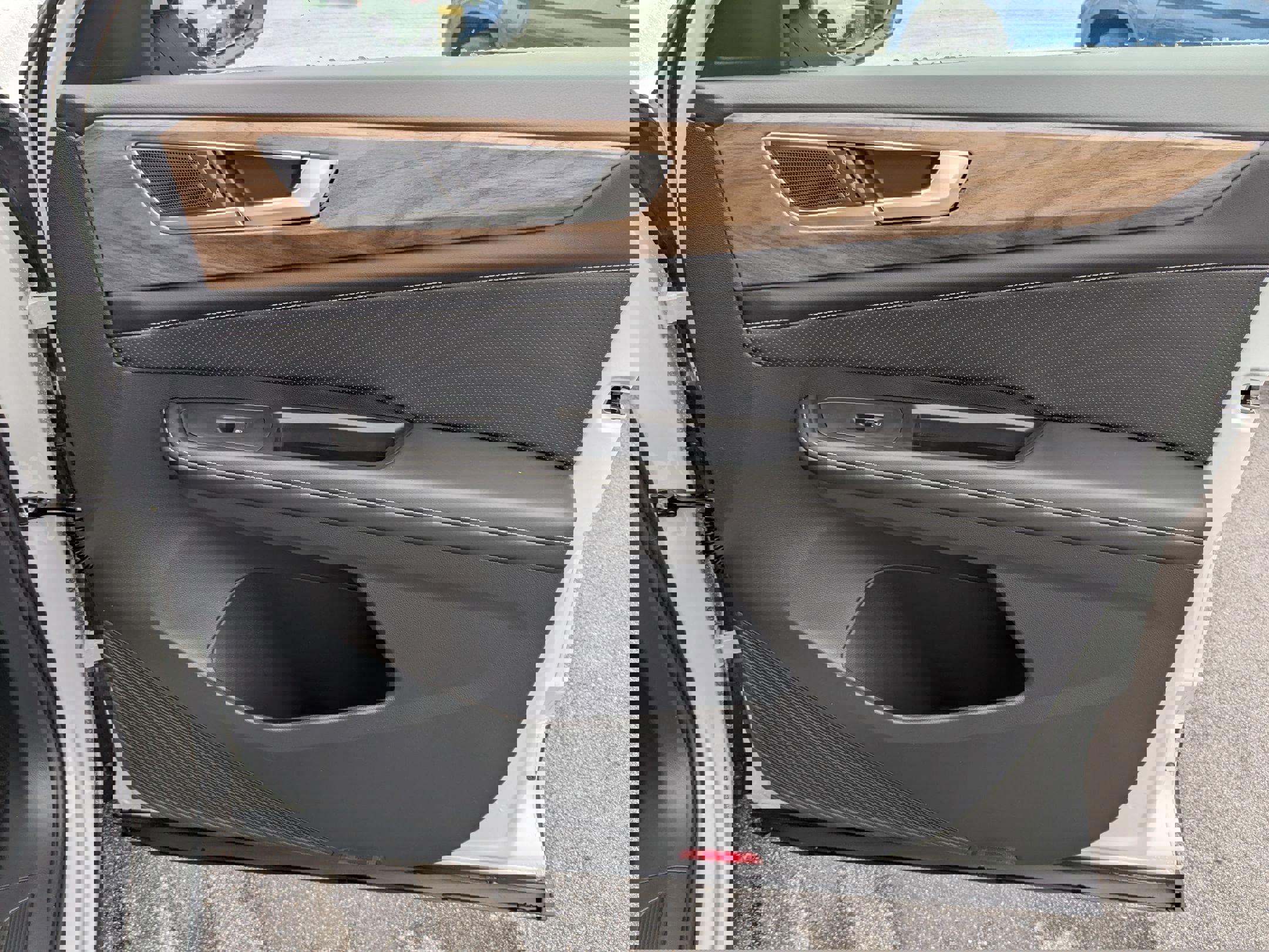 New 2026 Volkswagen Atlas SE image 32