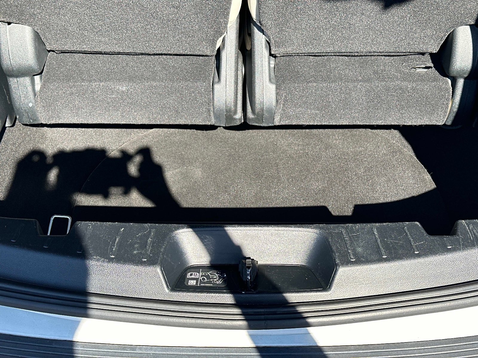 Used 2018 Ford Explorer Platinum image 11