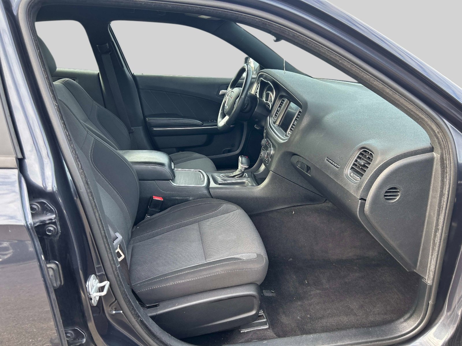 Used 2016 Dodge Charger SXT image 18