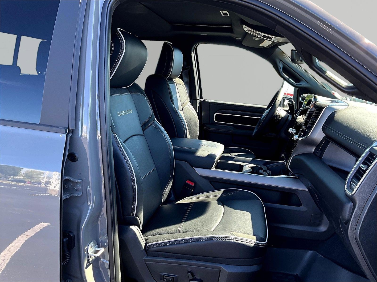 New 2027 RAM 3500 Laramie AWD/4WD image 10