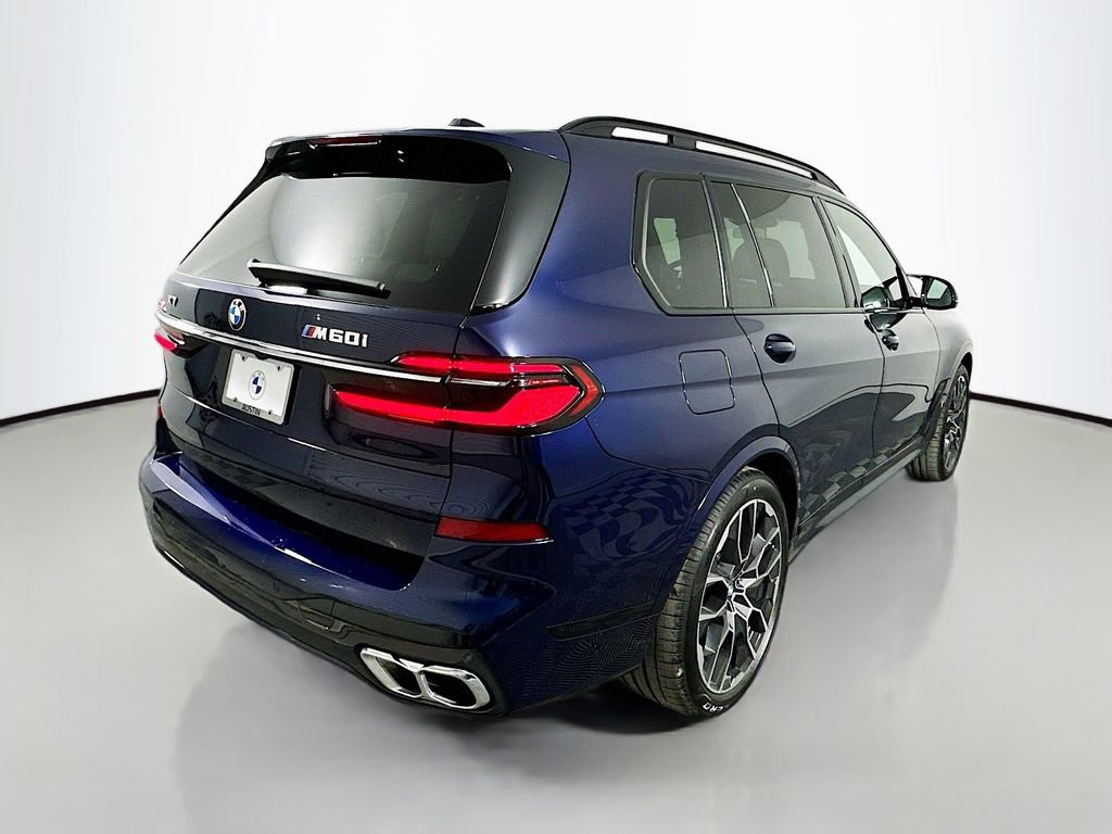 Used 2025 BMW X7 M60i w/ Climate Comfort Package image 5