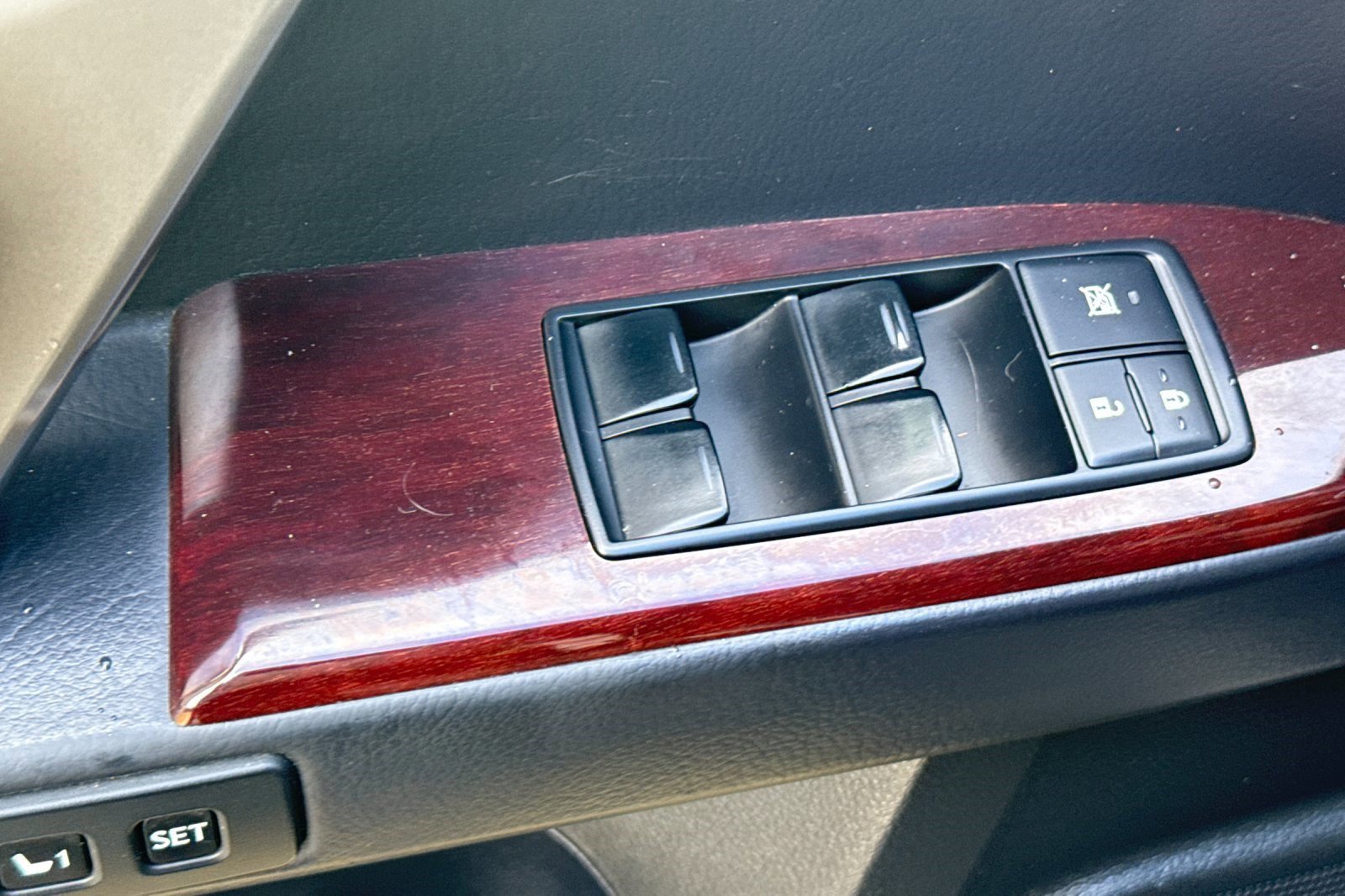 Used 2017 Lexus GX 460 Luxury w/ Preferred Accessory Package image 12