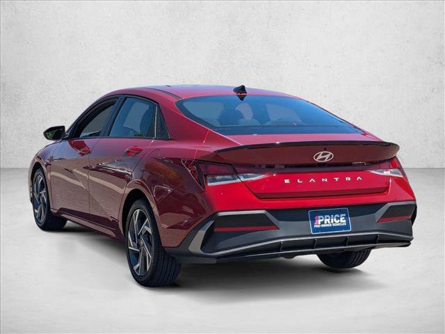 Used 2025 Hyundai Elantra Sport FWD image 8