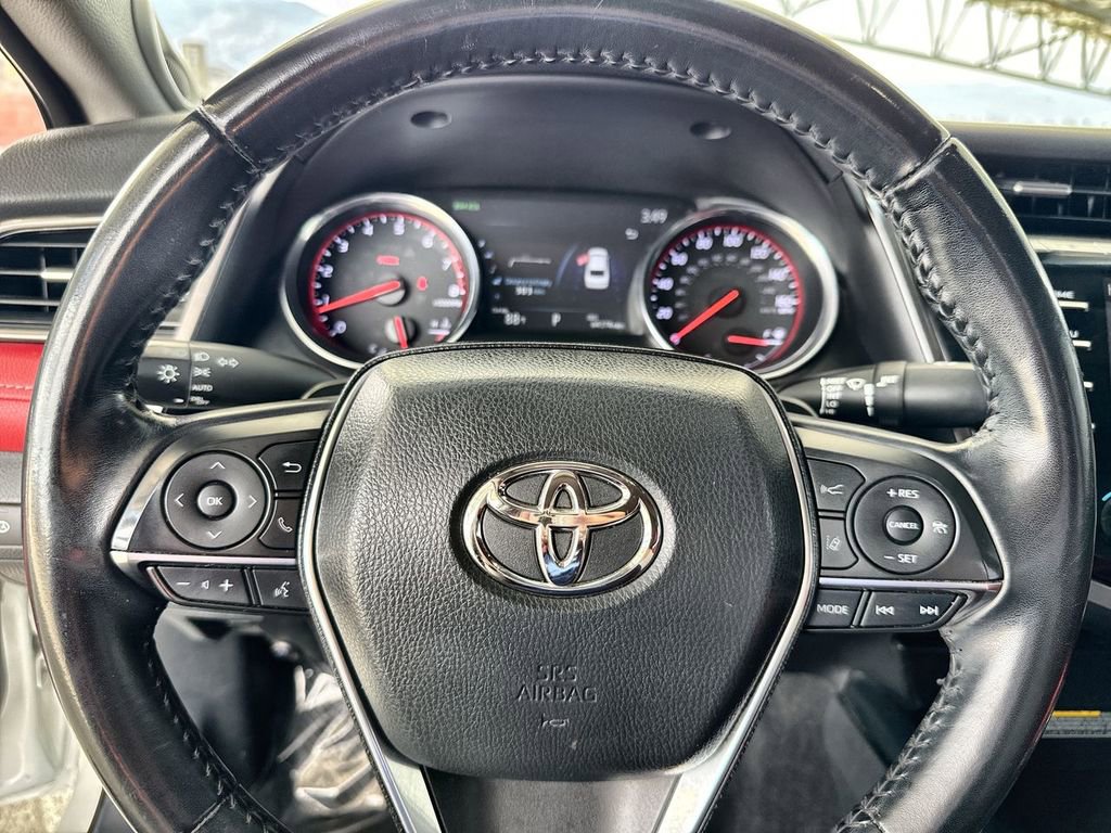 Used 2020 Toyota Camry XSE w/ Navigation Package FWD image 3