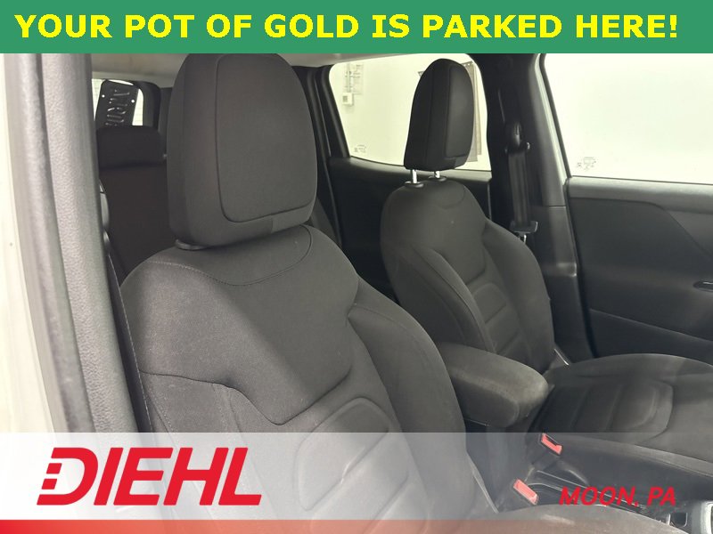 Used 2018 Jeep Renegade Latitude w/ Cold Weather Group image 12