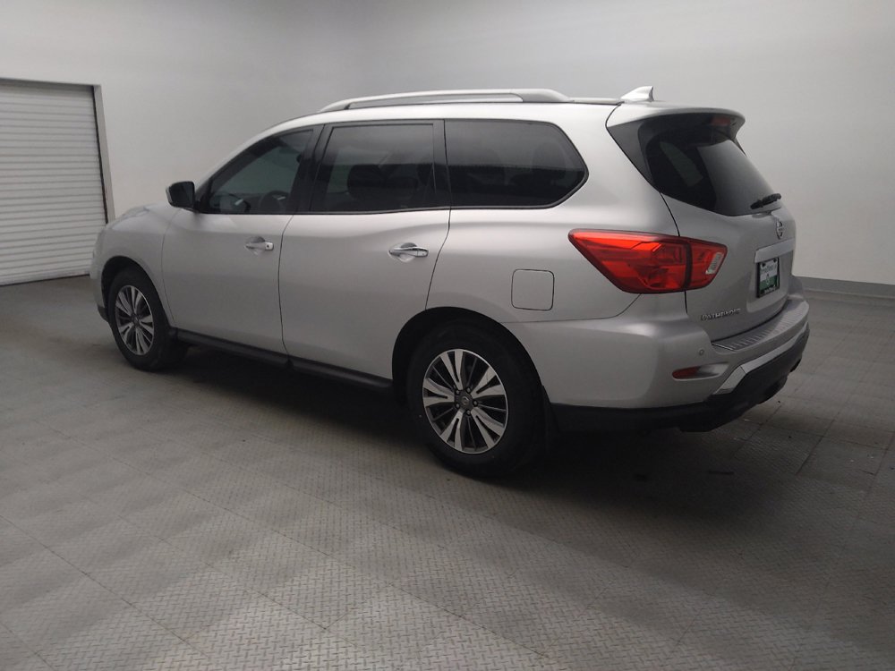 Used 2020 Nissan Pathfinder S FWD image 3
