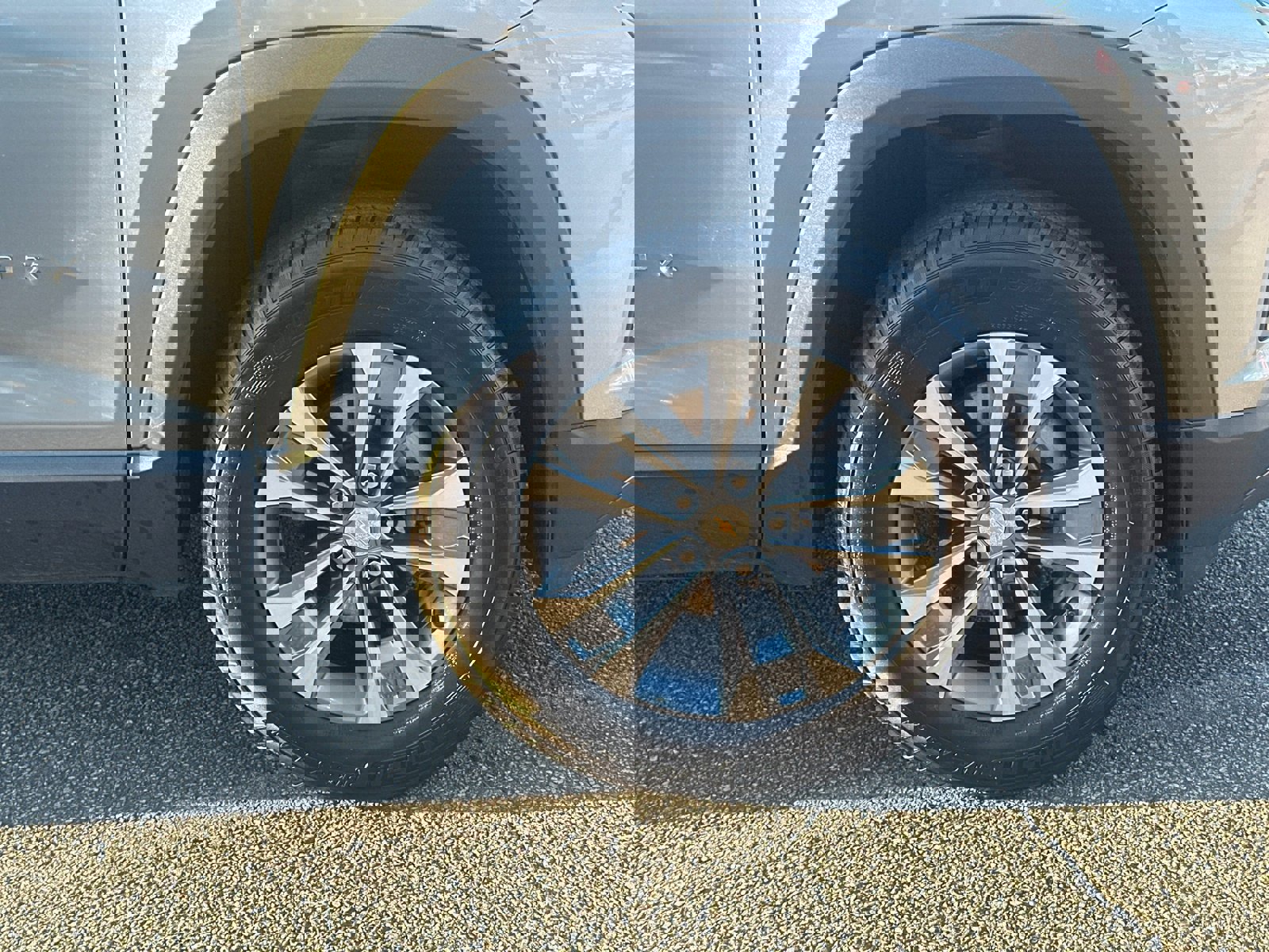 Used 2025 Chevrolet Equinox LT w/ Convenience Package II image 12