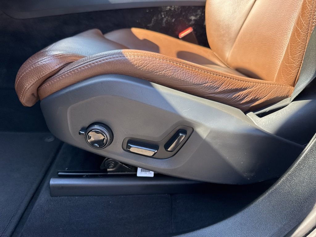 Used 2019 Volvo XC60 T5 Inscription image 17