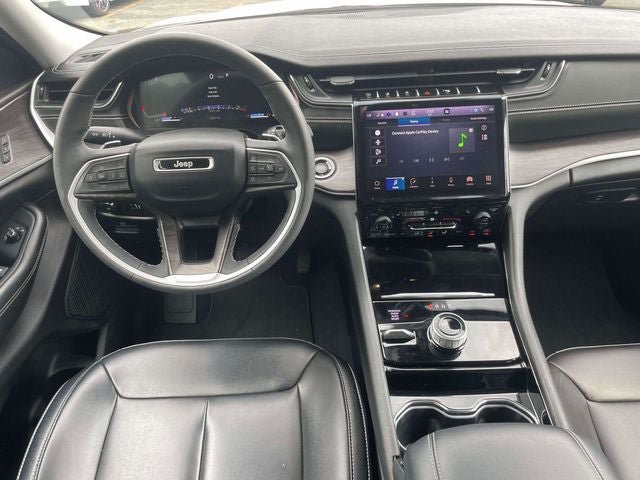 Used 2023 Jeep Grand Cherokee L Limited AWD/4WD image 16