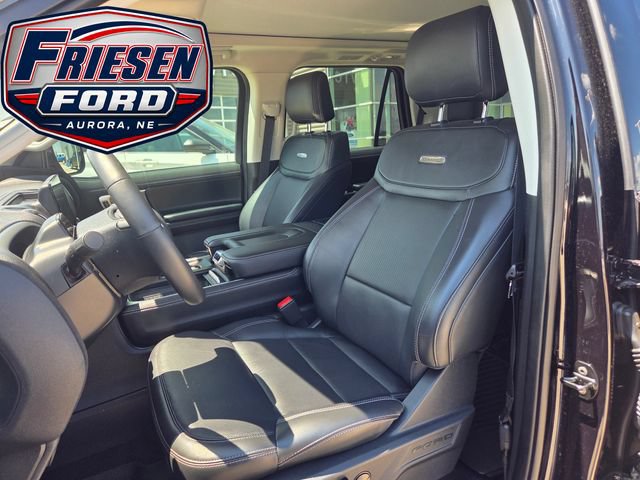 Used 2025 Ford Expedition Platinum w/ Driver's Package AWD/4WD image 15