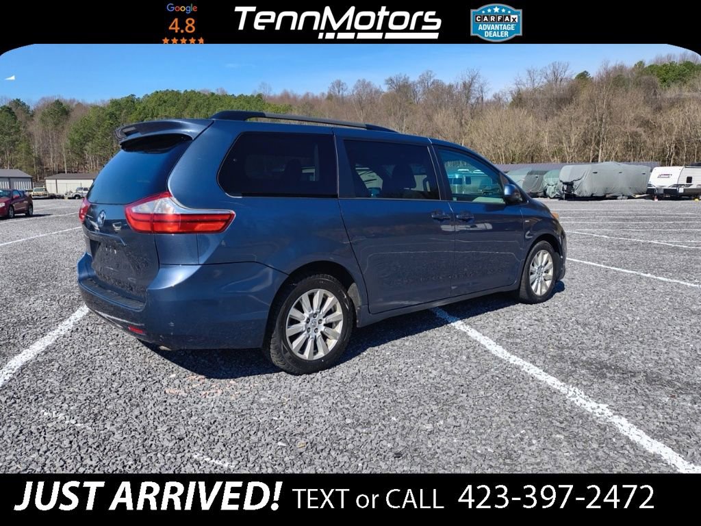 Used 2017 Toyota Sienna LE image 5