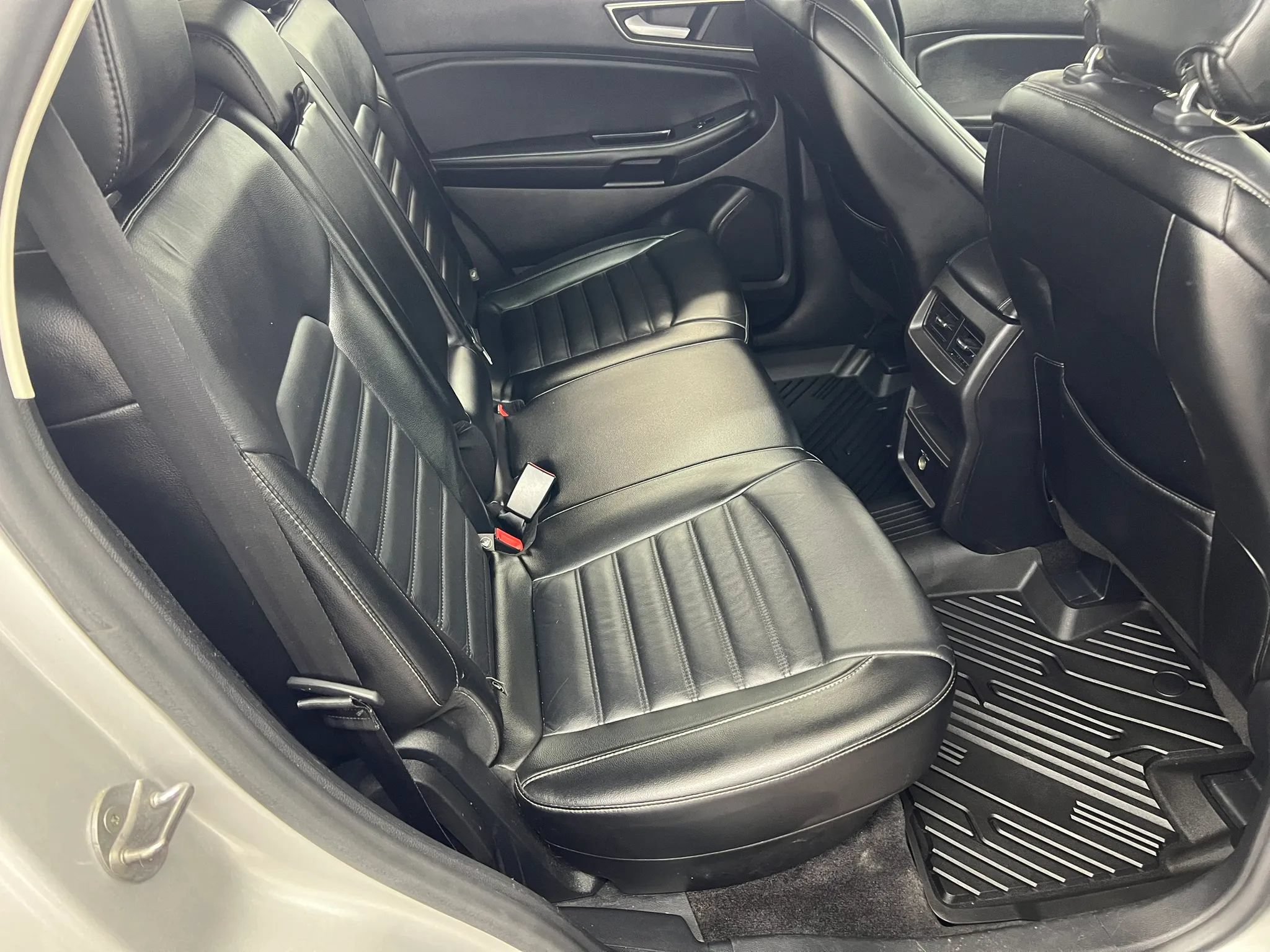 Used 2016 Ford Edge SEL w/ Utility Package FWD image 14