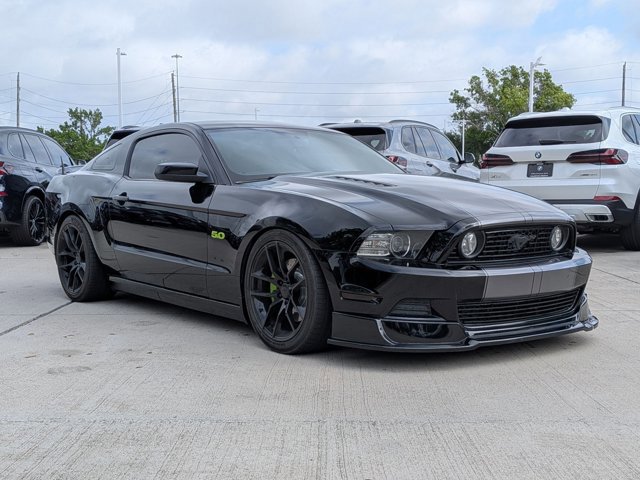 Used 2014 Ford Mustang GT Premium image 3