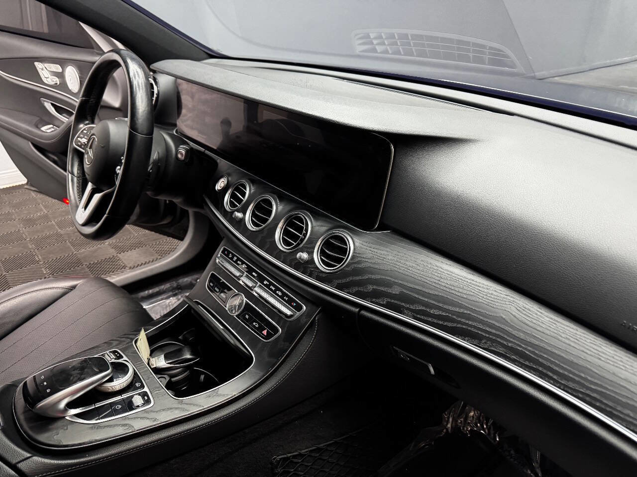 Used 2020 Mercedes-Benz E 350 Sedan image 52