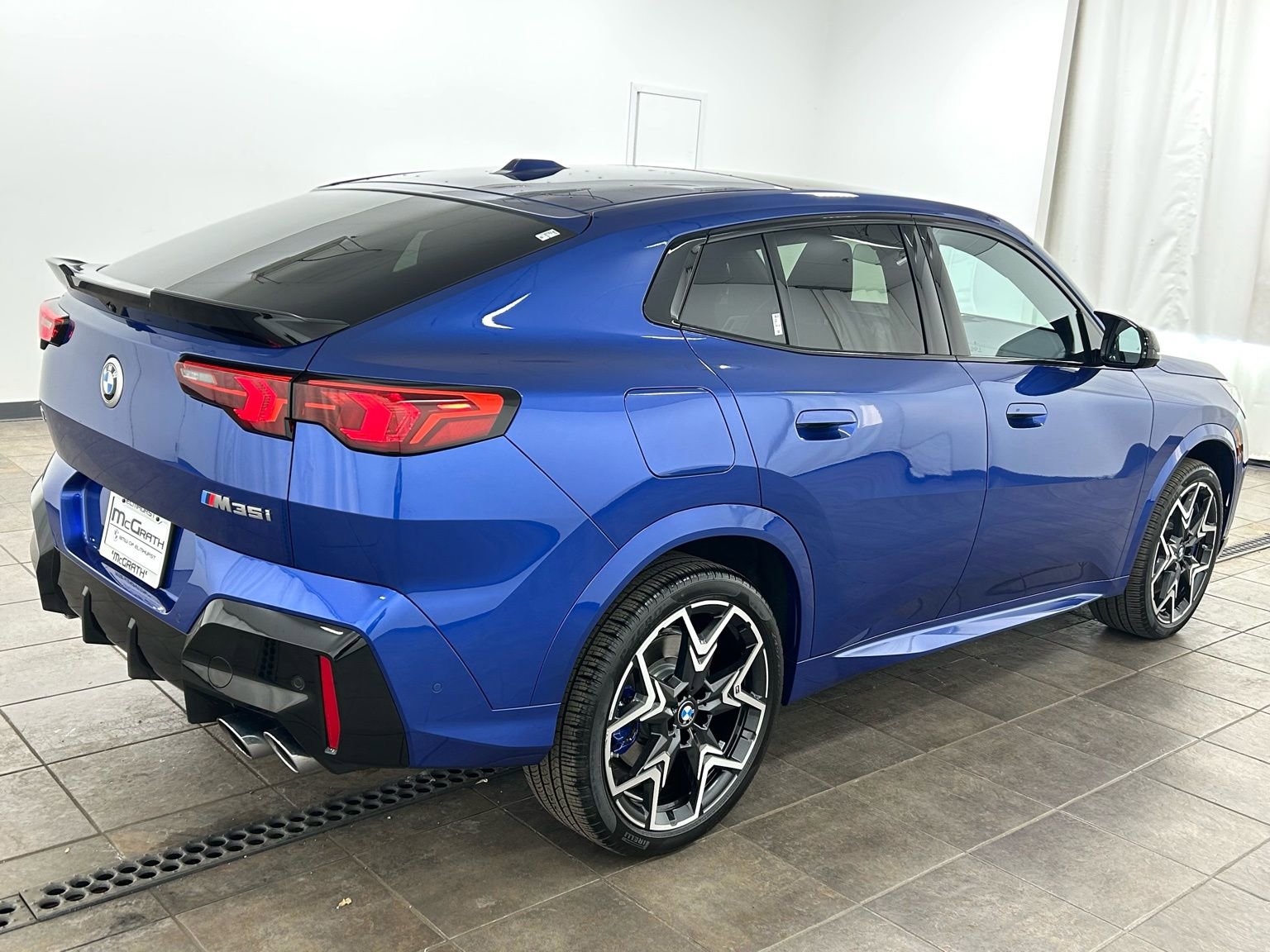 Used 2025 BMW X2 M35i AWD/4WD image 5