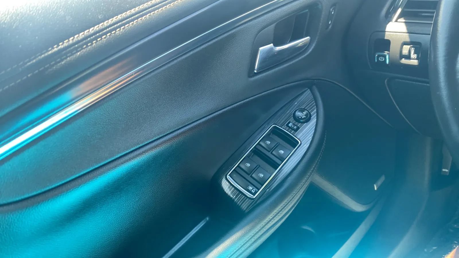 Used 2019 Chevrolet Impala Premier FWD image 17