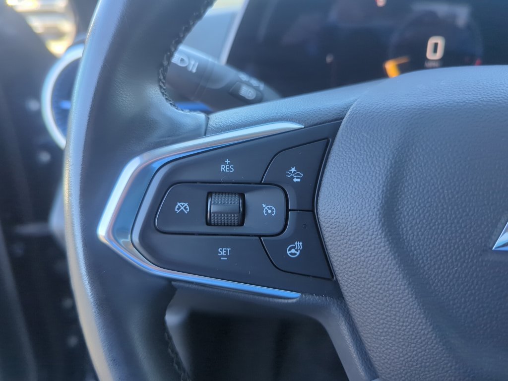Certified 2024 Chevrolet Trax LT w/ Sunroof Package FWD image 19