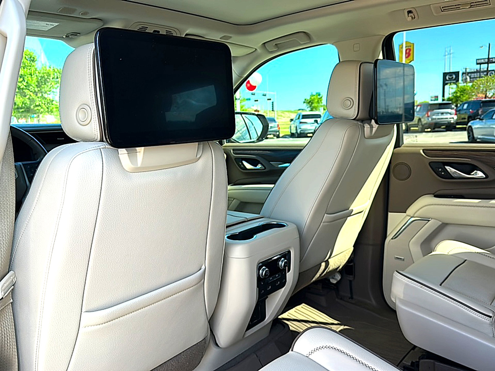 Used 2021 GMC Yukon Denali w/ Denali Ultimate Package image 18