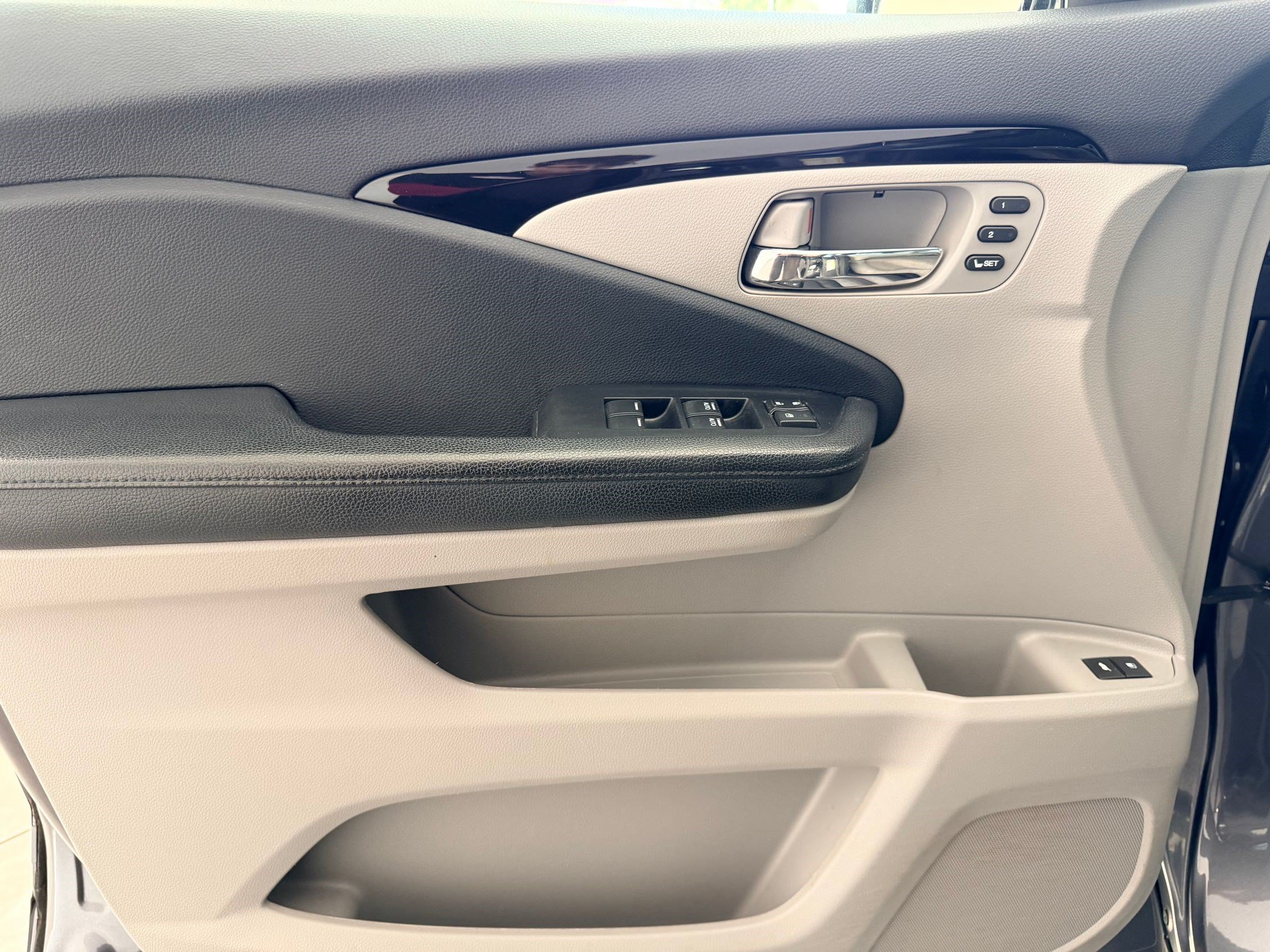 Used 2019 Honda Pilot Touring image 12