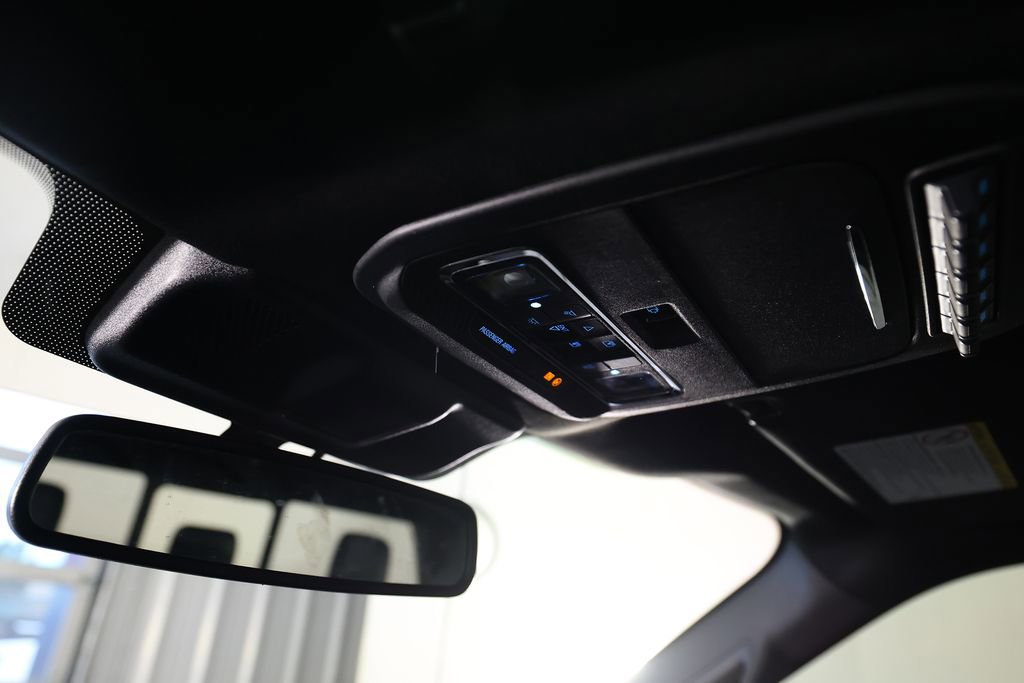 Used 2025 Ford F250 Platinum AWD/4WD image 36