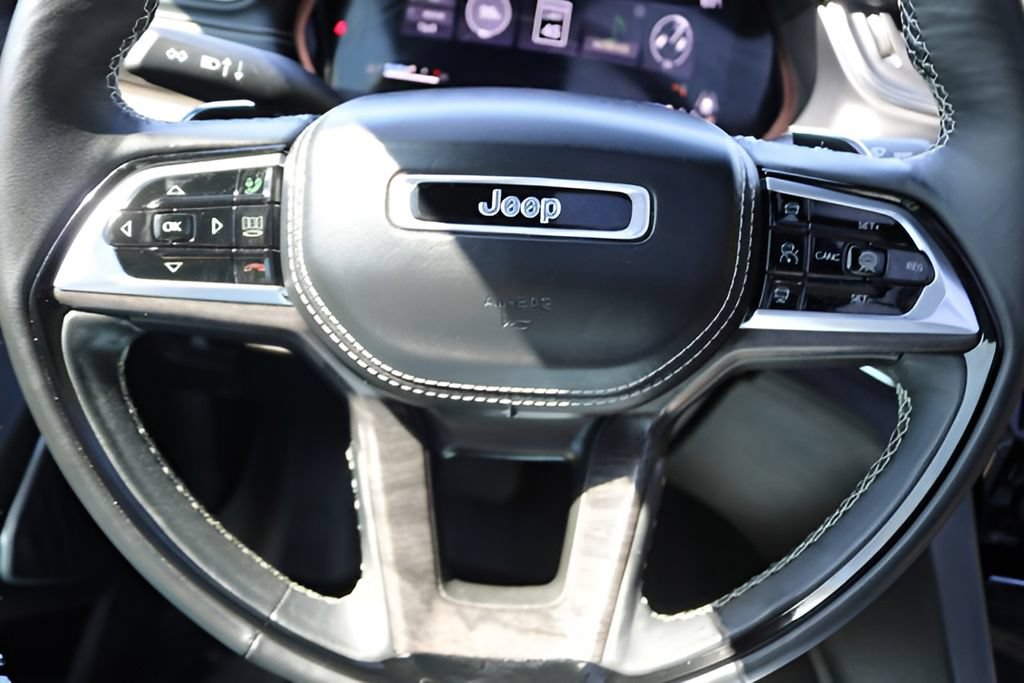 Used 2024 Jeep Grand Cherokee Overland w/ Adv Protech Group III AWD/4WD image 23