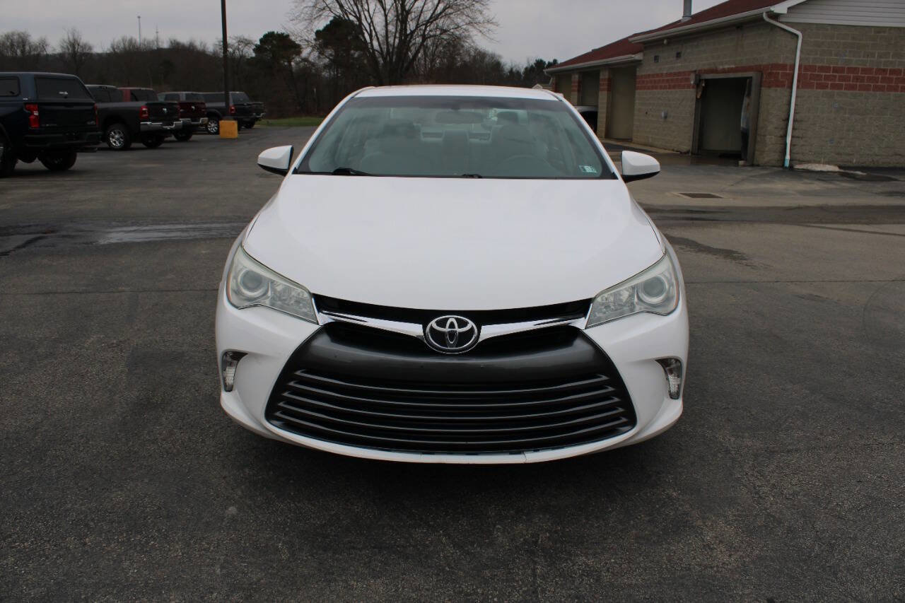 Used 2016 Toyota Camry LE image 8