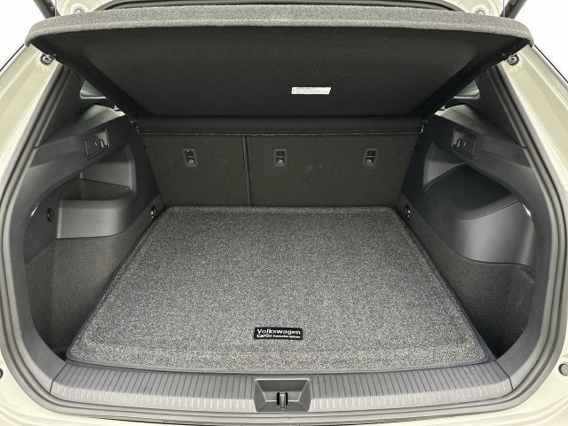 Certified 2026 Volkswagen Tiguan SE R-Line AWD/4WD image 24