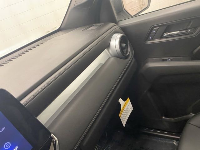 New 2025 Chevrolet Colorado LT w/ LT Convenience Package image 19