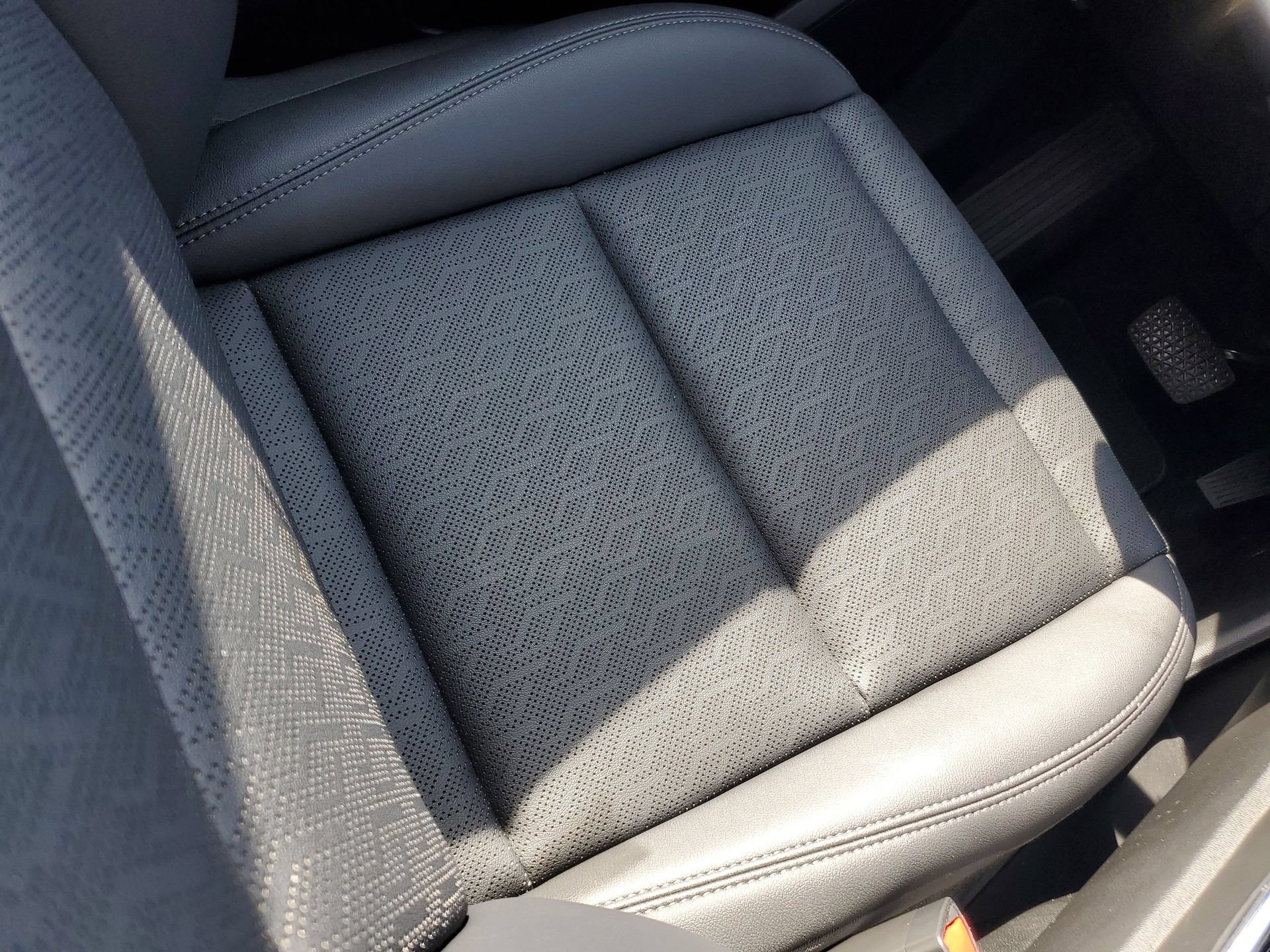 Used 2026 Chevrolet Equinox LT w/ Convenience Package II FWD image 15