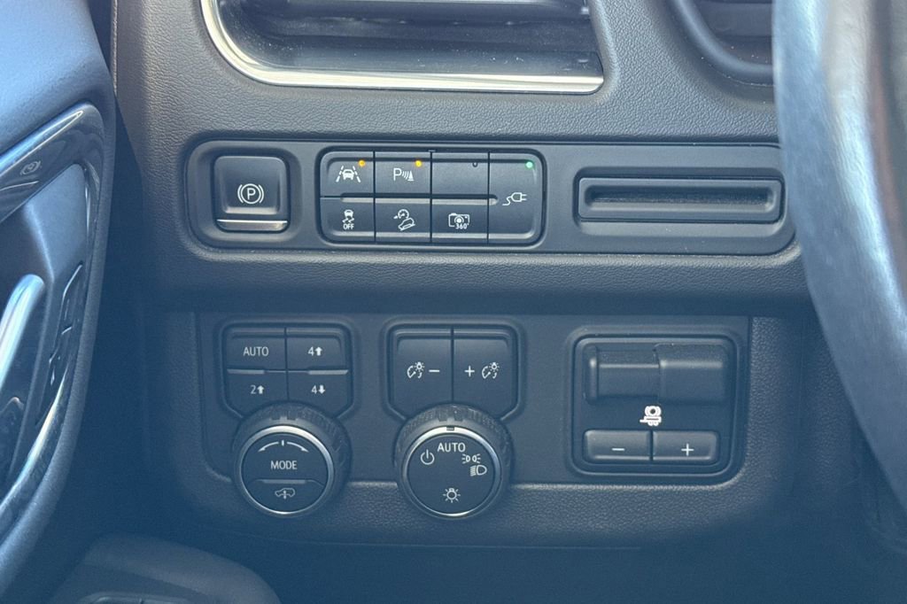 Used 2022 Chevrolet Suburban Z71 w/ Off-Road Capability Package image 39