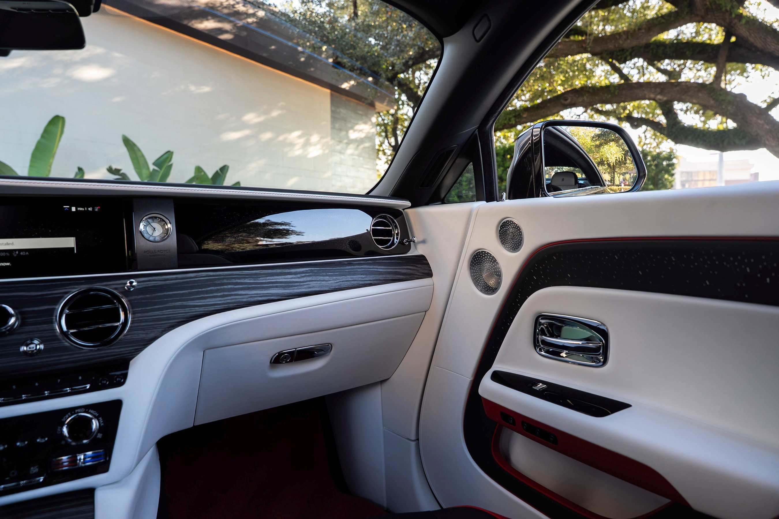 Certified 2025 Rolls-Royce Spectre w/ Spectre Launch Package image 28