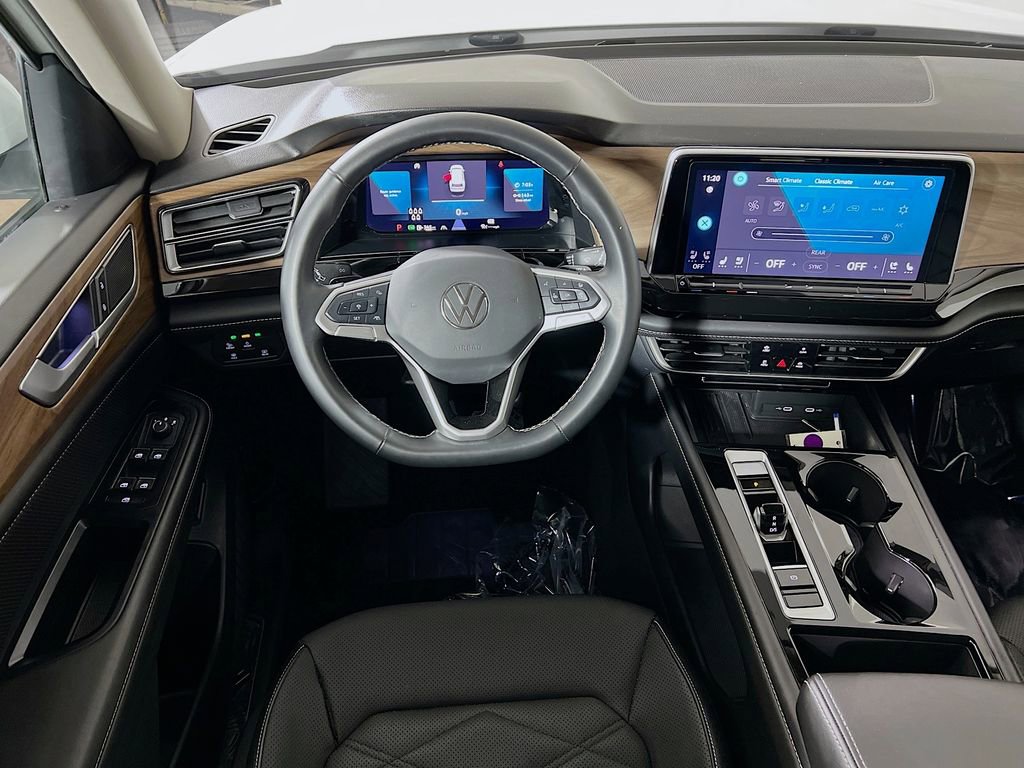 Used 2025 Volkswagen Atlas SE image 19