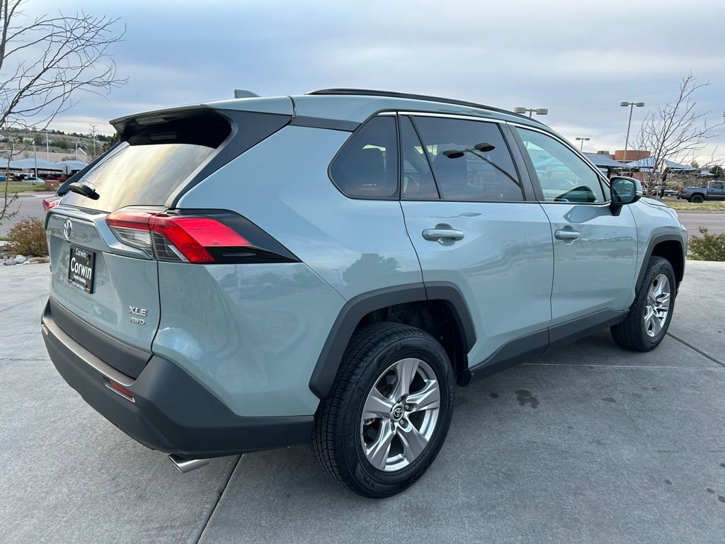 Used 2022 Toyota RAV4 XLE AWD/4WD image 8