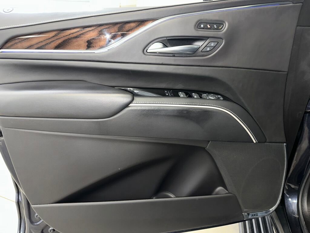 Certified 2023 Cadillac Escalade Sport Platinum w/ LPO, ONYX Package image 10