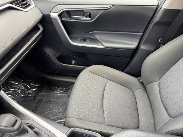 Certified 2023 Toyota RAV4 XLE w/ Convenience Package AWD/4WD image 92
