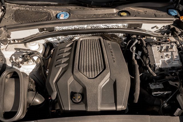 Used 2022 Porsche Macan w/ Premium Package Plus image 29