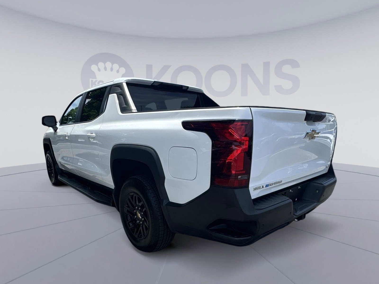 Used 2024 Chevrolet Silverado EV W/T AWD/4WD image 4
