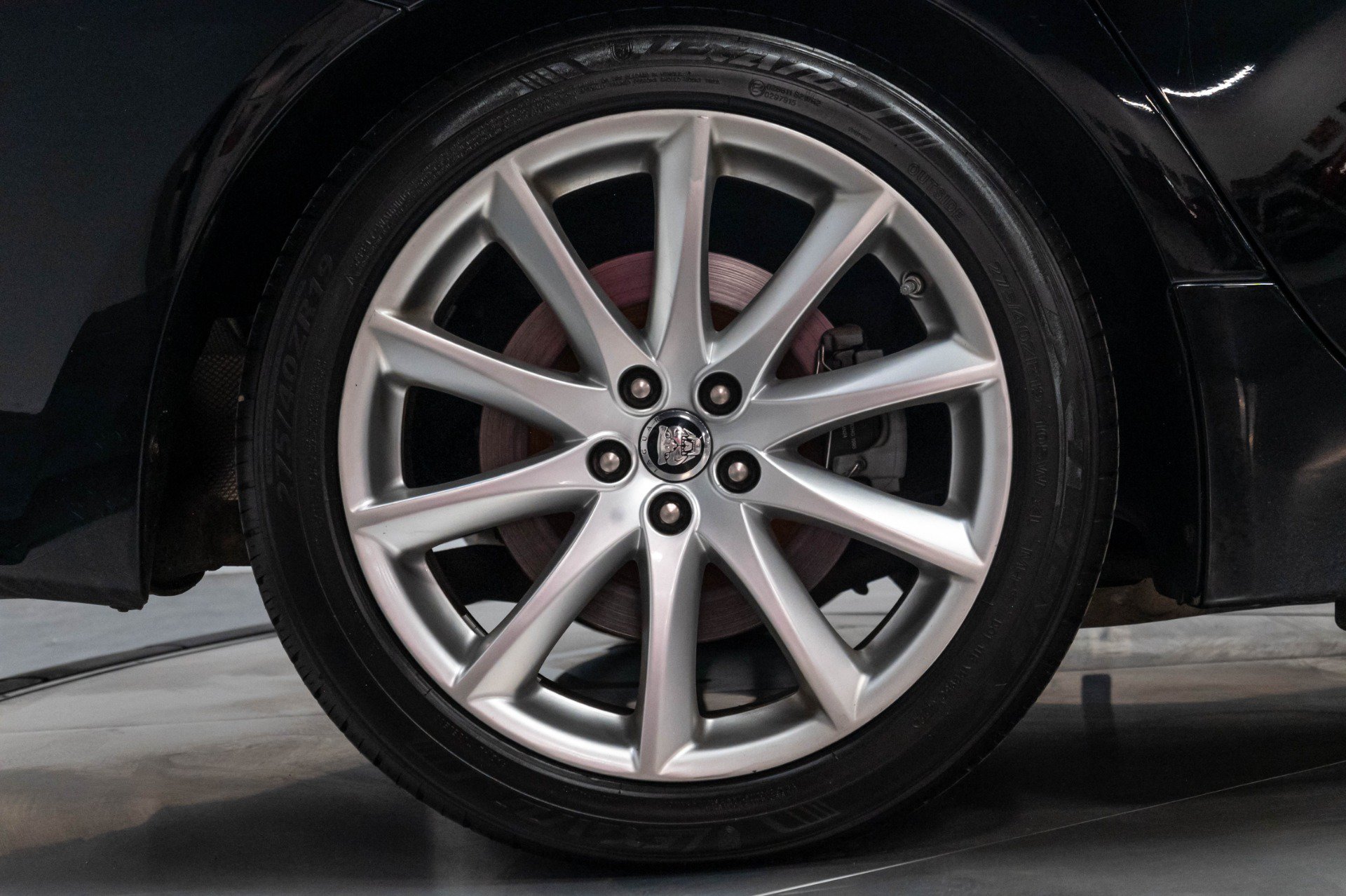 Used 2013 Jaguar XJ AWD image 30