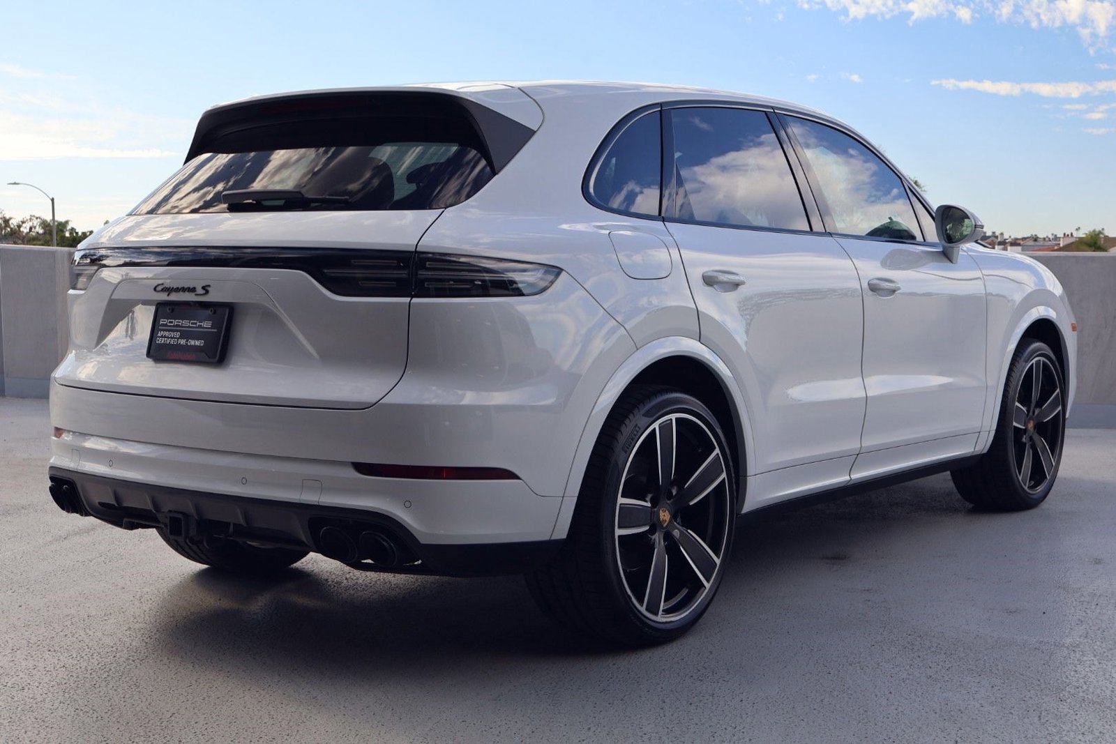 Certified 2023 Porsche Cayenne S Platinum image 9