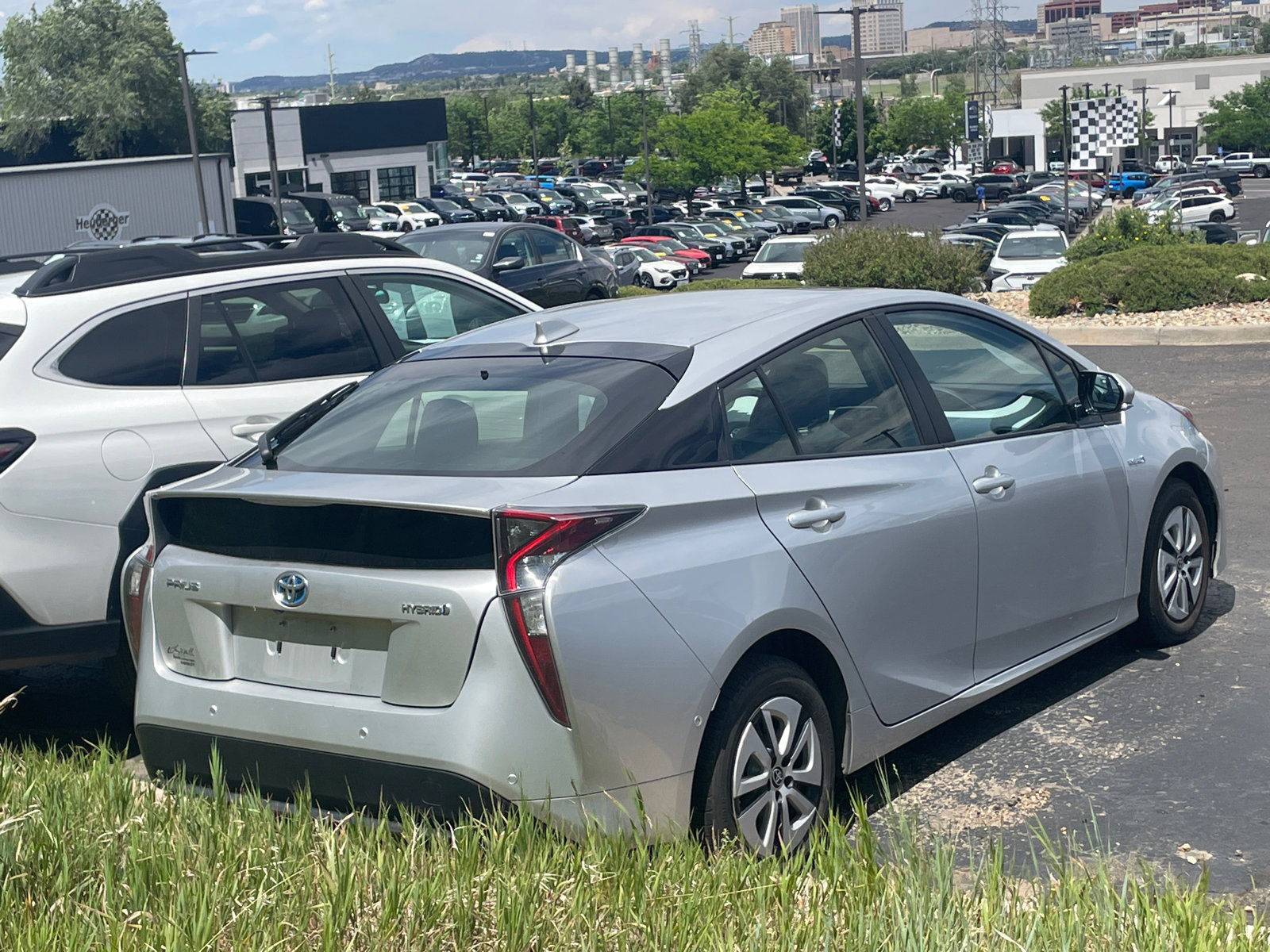 Used 2017 Toyota Prius Four FWD image 3